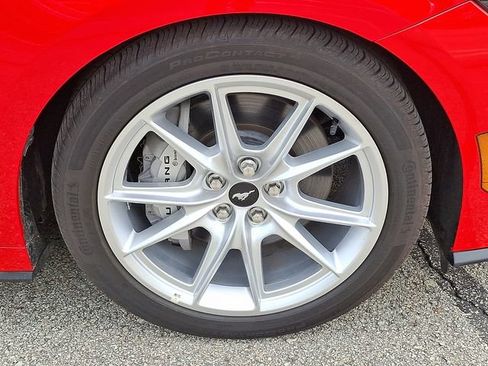 Used 2025 Ford Mustang GT Premium RWD image 9