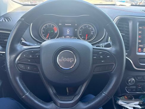 Used 2019 Jeep Cherokee Trailhawk w/ Cold Weather Group AWD/4WD image 30