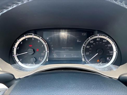 Used 2023 Toyota Highlander XLE AWD/4WD image 26