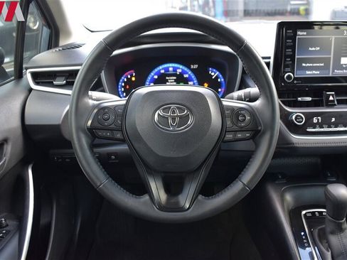 Used 2022 Toyota Corolla LE w/ Premium Interior Package FWD image 14
