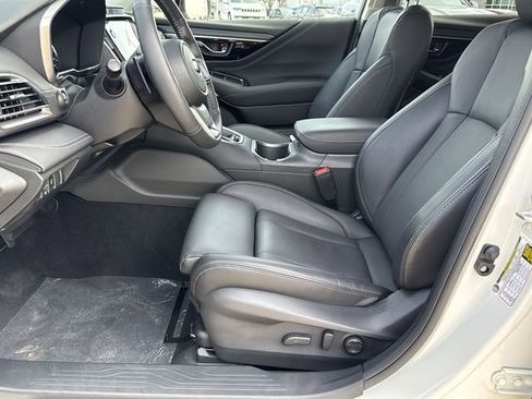 Used 2025 Subaru Outback Limited image 18