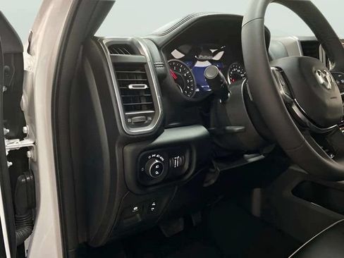 Used 2026 RAM 1500 Laramie AWD/4WD image 27