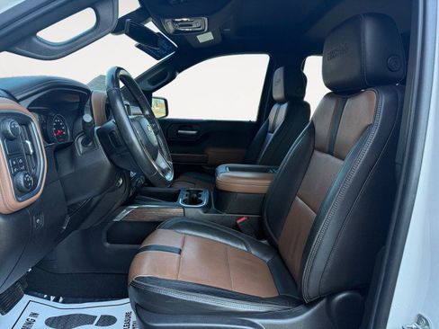 Used 2021 Chevrolet Silverado 1500 High Country RWD image 2