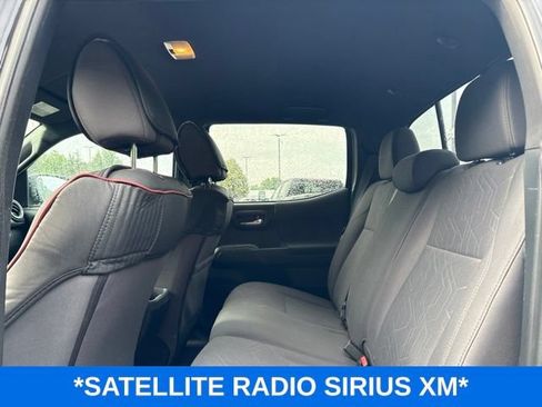 Used 2019 Toyota Tacoma TRD Off-Road AWD/4WD image 7