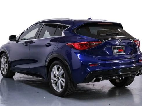 Used 2018 INFINITI QX30 Premium w/ Cargo Package image 12