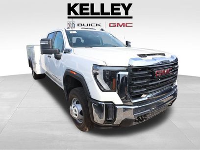 New 2025 GMC Sierra 3500 Pro w/ Convenience Package