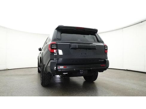 Used 2025 Toyota 4Runner TRD Off-Road AWD/4WD image 22
