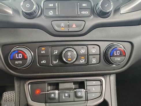 Used 2024 GMC Terrain AT4 w/ LPO, Floor Liner Package AWD/4WD image 28
