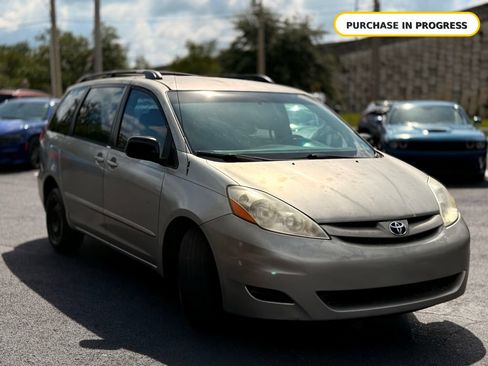 Used 2009 Toyota Sienna CE FWD image 10