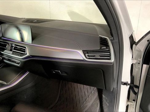 Used 2022 BMW X5 sDrive40i w/ M Sport Package image 16