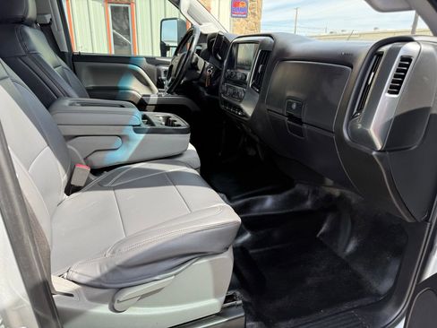 Used 2018 Chevrolet Silverado 3500 LT w/ LT Convenience Package image 14