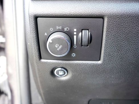 Used 2018 Jeep Grand Cherokee Limited image 20