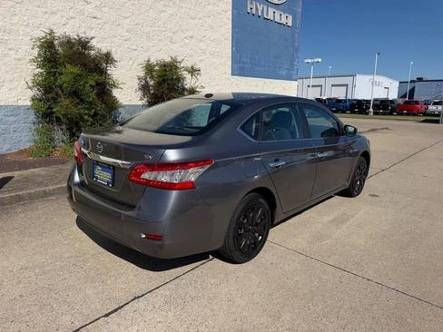 Used 2015 Nissan Sentra SV FWD image 3