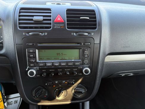 Used 2006 Volkswagen Rabbit 4-Door image 38