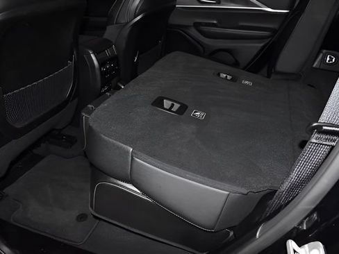 Used 2023 Jeep Grand Cherokee Limited AWD/4WD image 18