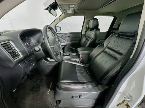 Used 2024 Nissan Frontier SL w/ Technology Package image 13