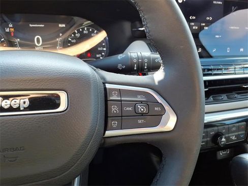 Used 2023 Jeep Compass Limited w/ Sun and Sound Group image 19