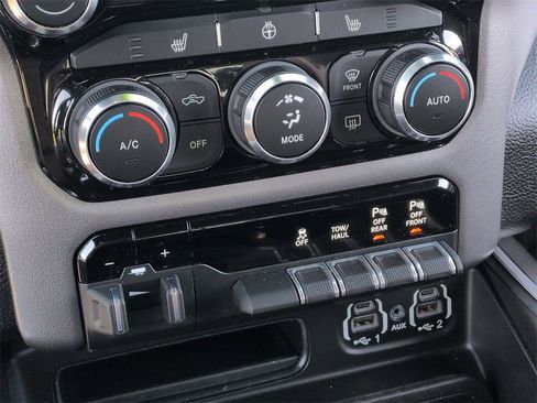 Used 2021 RAM 1500 Big Horn image 25