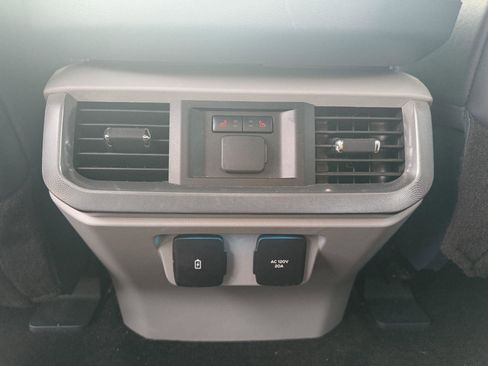 Used 2023 Ford F150 Limited image 29