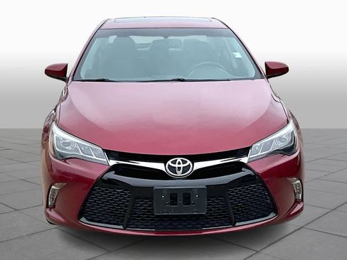 Used 2016 Toyota Camry XSE image 4
