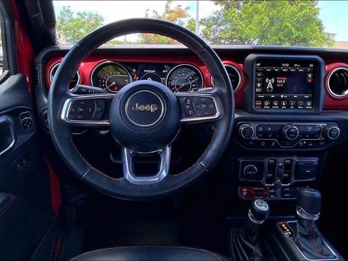 Used 2022 Jeep Wrangler Unlimited Rubicon w/ Dual Top Group AWD/4WD image 5