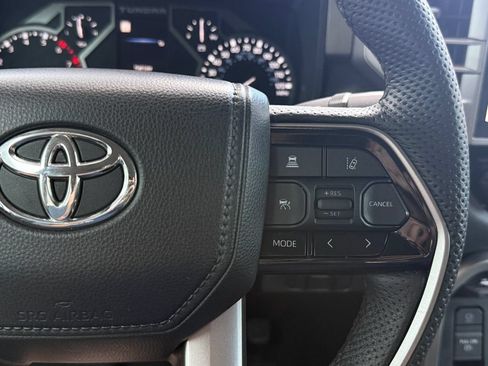 Used 2023 Toyota Tundra Limited AWD/4WD image 30