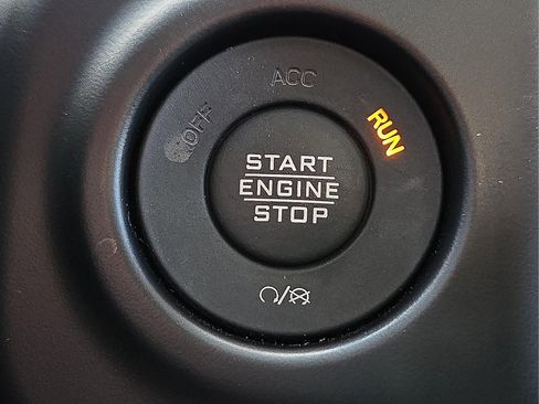 Used 2021 Jeep Gladiator Sport AWD/4WD image 18