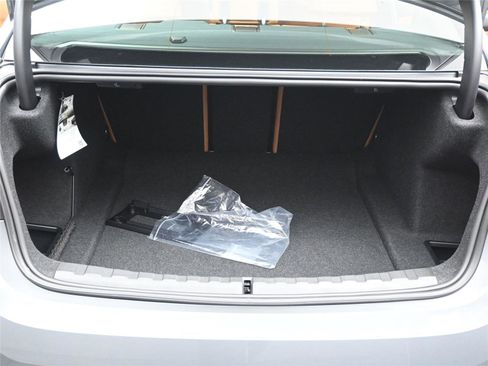 Used 2025 BMW 330i 330i w/ M Sport Package image 8