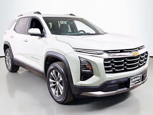 Certified 2025 Chevrolet Equinox LT w/ Convenience Package II image 3