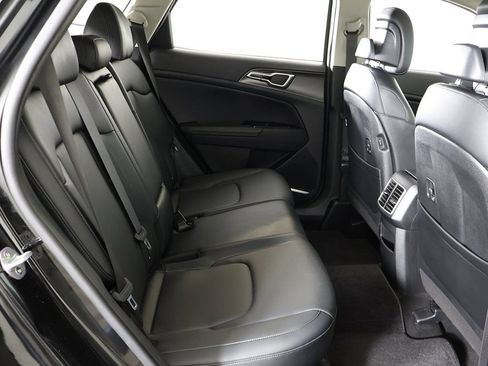 Used 2023 Kia Sportage EX image 31