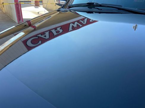 Used 2011 Cadillac Escalade Luxury image 9