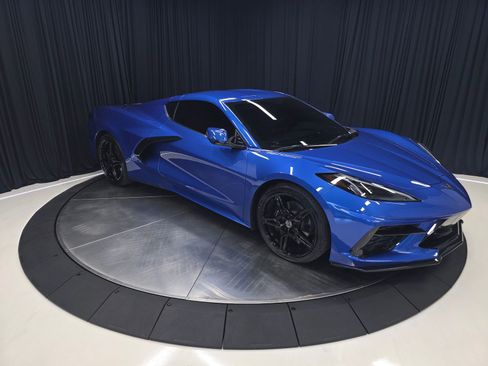 Used 2020 Chevrolet Corvette Stingray Preferred Cpe w/ 2LT Preferred Equipment Group RWD image 15