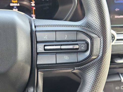 Used 2023 Chevrolet Colorado Trail Boss w/ Technology Package AWD/4WD image 23