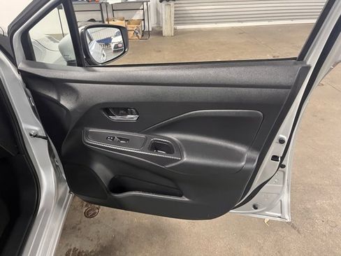 Used 2023 Nissan Versa SV image 12