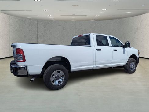 Used 2024 RAM 2500 Tradesman w/ Chrome Appearance Group AWD/4WD image 3