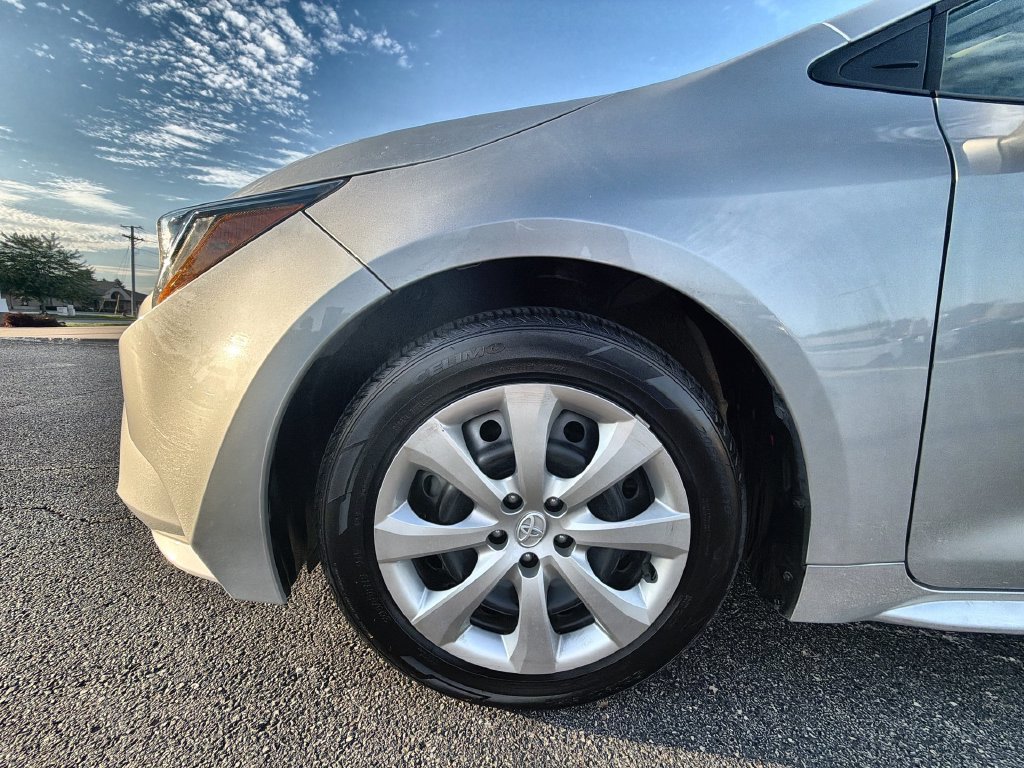 Used 2023 Toyota Corolla LE FWD image 17