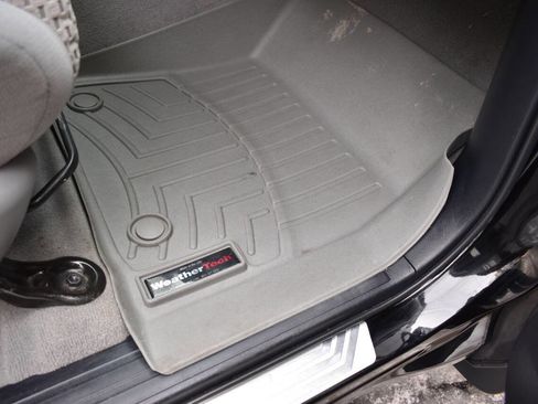 Used 2010 Toyota Tundra Grade 4x2 4dr CrewMax Cab Pick image 23