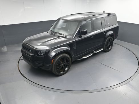 Certified 2023 Land Rover Defender 130 X-Dynamic SE image 33