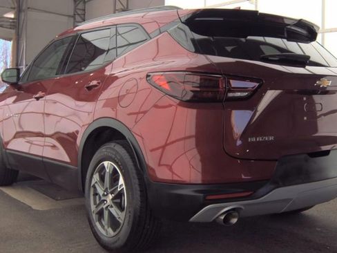 Used 2024 Chevrolet Blazer LT w/ Convenience Package FWD image 4