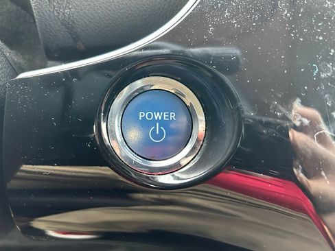 Used 2021 Toyota Prius LE FWD image 27