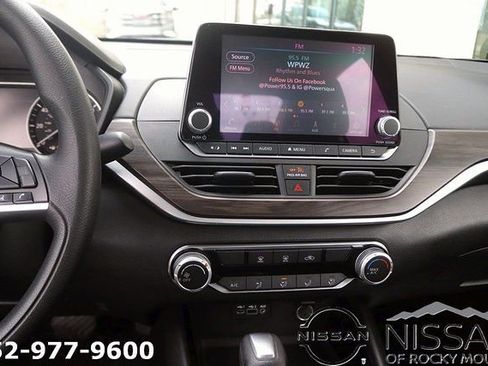 Certified 2024 Nissan Altima 2.5 SV FWD image 19