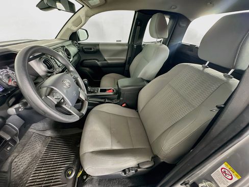 Used 2019 Toyota Tacoma SR RWD image 13