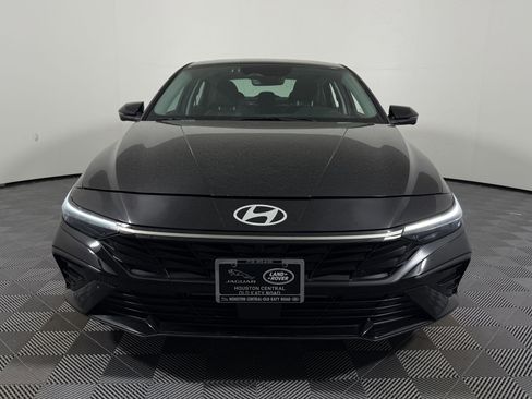 Used 2024 Hyundai Elantra Limited FWD image 7