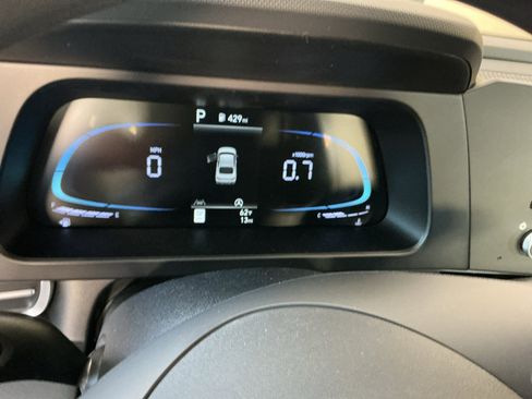 New 2026 Hyundai Elantra SE FWD image 11