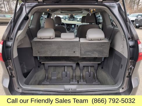 Used 2018 Toyota Sienna XLE Premium image 26