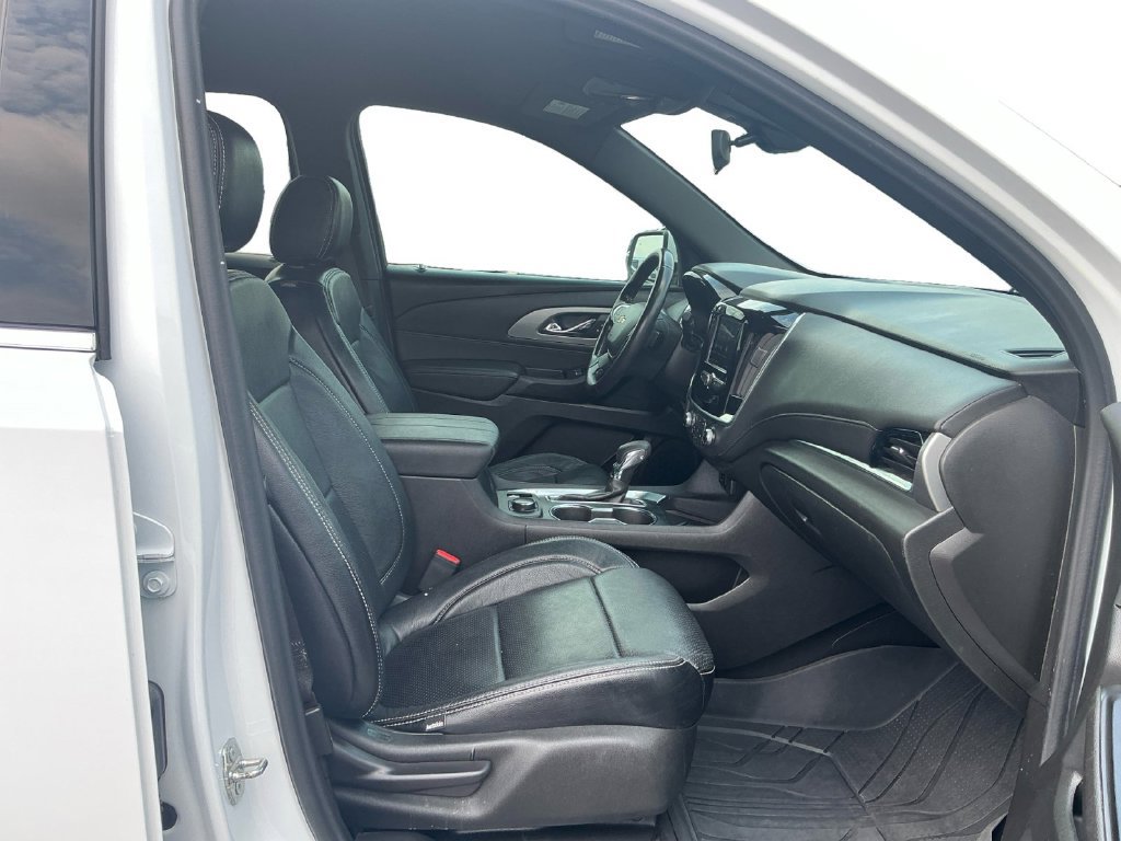 Used 2022 Chevrolet Traverse LT FWD image 22