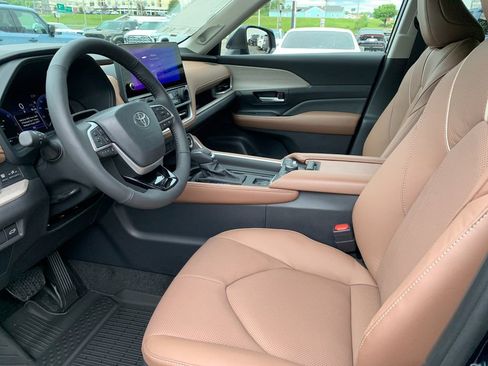 New 2026 Toyota Grand Highlander AWD image 10
