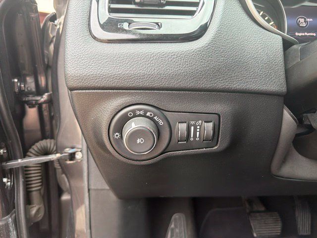 Used 2020 Jeep Compass Limited FWD image 30