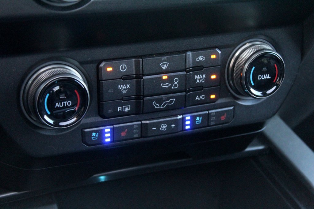 Used 2019 Ford F150 Raptor w/ Equipment Group 802A Luxury AWD/4WD image 17