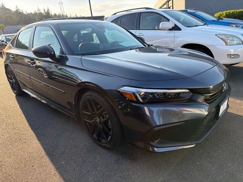 Used 2024 Honda Civic Sport image 2